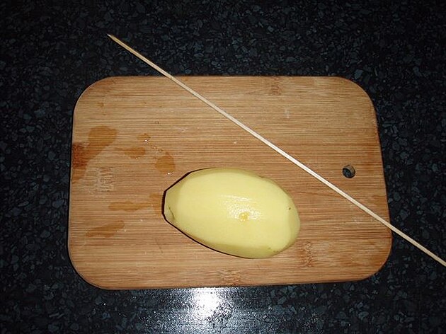 Bramborové recepty: píprava na bramborovou spirálu - pejlí bych mla...