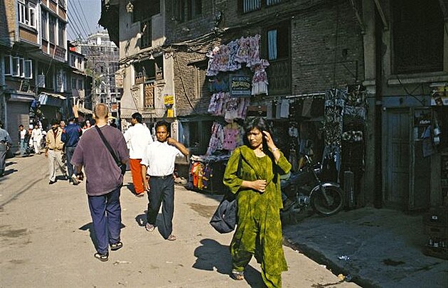 Káthmándú 1996 - typická ulice poblí centra