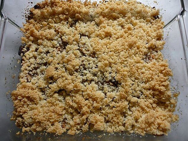 Letní teplé jídlo. Po jídle pijde vhod sladké crumble.