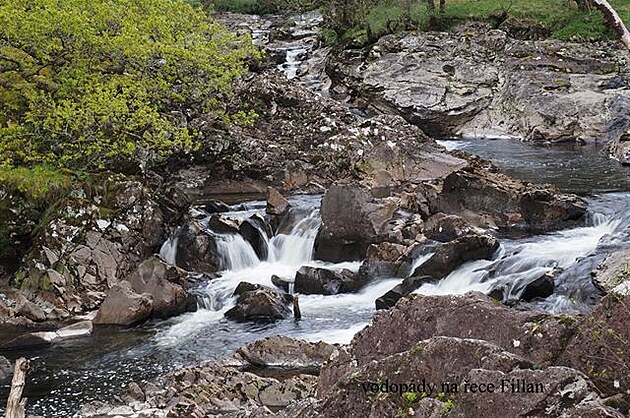 Vodopády na ece Fillan. Cesta západní Skotskou vysoinou, 2019.