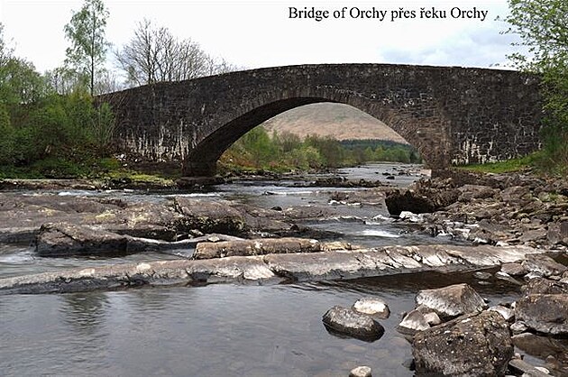 Most pes eku Orchy. Cesta západní Skotskou vysoinou, 2019.