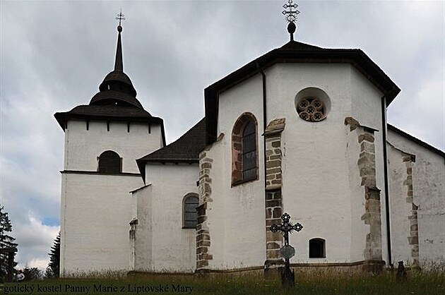Gotický kostel Panny Marie z Liptovské Mary. Nízké Tatry, erven 2018