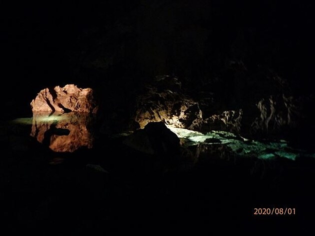 Bozkovské dolomitové jeskyn - jezírko