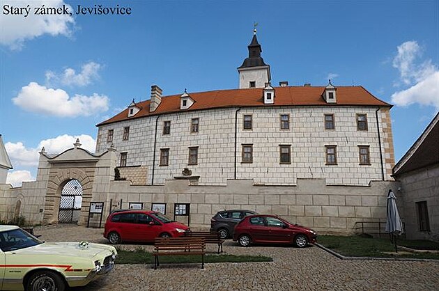 Jeviovice, Starý zámek