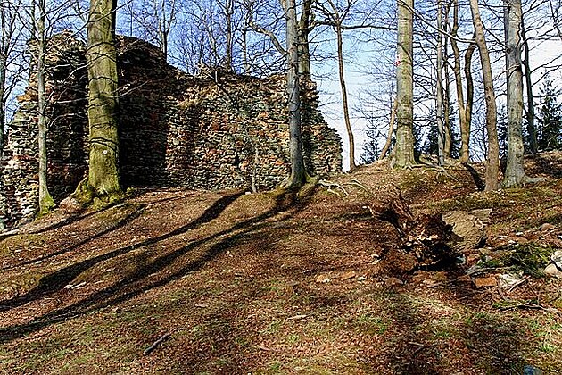 Zícenina hradu Roimund (nkde Raimund). 11. dubna 2021