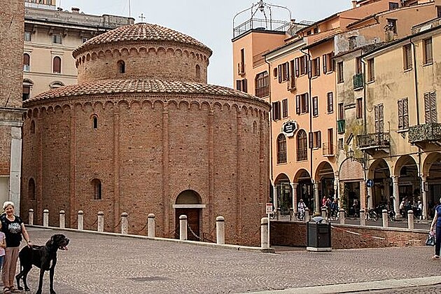 Mantova - rotunda Svatého Vavince
