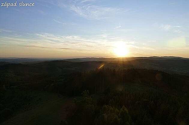 Západ slunce z Vartovny. Ze Zlína do Vizovic, ervenec 2021