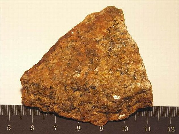 08 úlomek bludného balvanu - granit