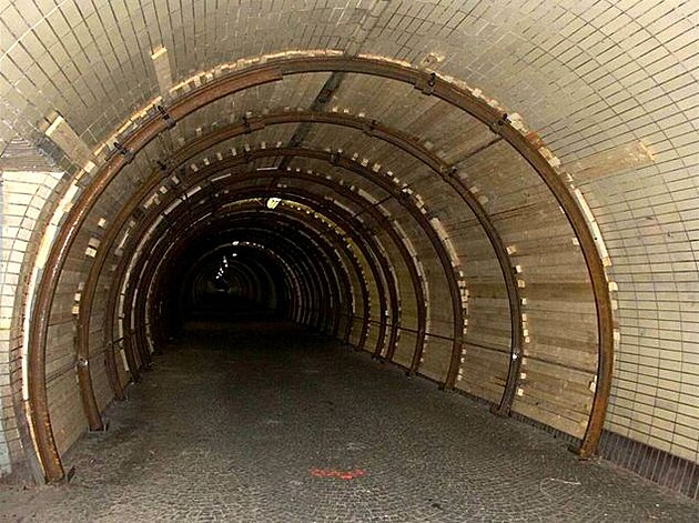 karlínský tunel 11