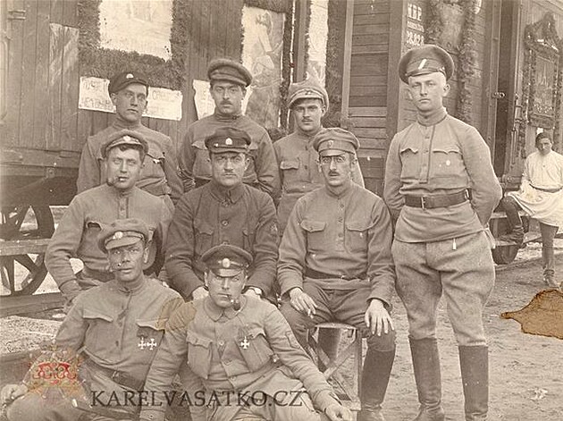 9-12 Charfreitag, legioná (na lavici vpravo)