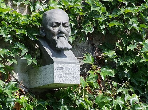 Josip Plenik - busta