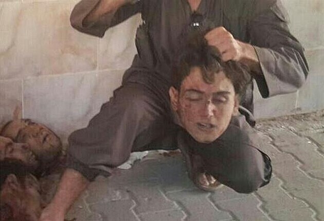 Islamista s  uezanou hlavou na území ISIS