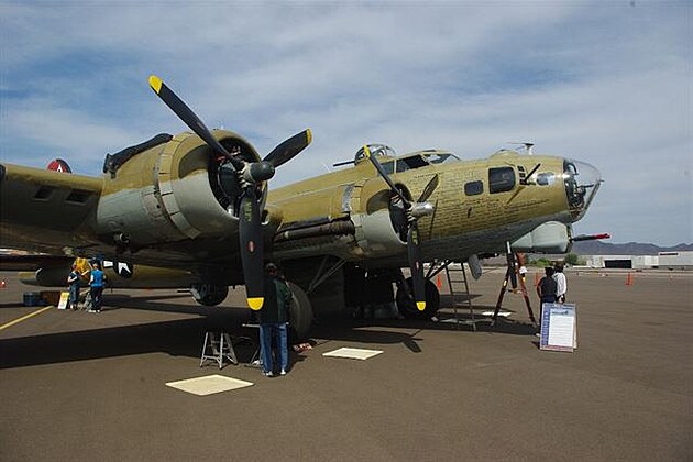 Boeing B-17G Flying Fortress 1