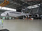 A 380 v hangáru na leti�ti Ch. de Gaulla 2014