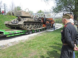 4 Pprava vojensk techniky (tank T-34) pro historickou ukzku boj