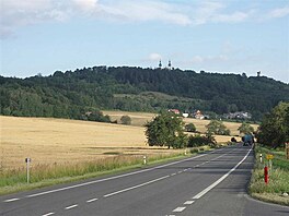 1 Pedn cvilnsk kopec s baroknm kostem a rozhlednou, pohled od ervenho...