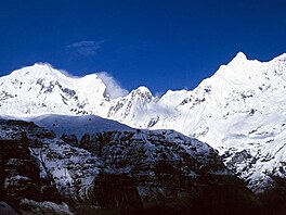 Annapurna South 7 219 m n. m., jin vrchol hebene Annapurny z ABC
