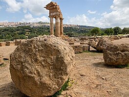 Cesta na Siclii. Agrigento - chrm Dioskr Kastra a Polydeuka (Tempio dei...