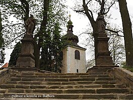 Zvonice u kostela sv. Barbory (Mchv kraj, Velikonoce 2017)