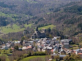 Romnsk kostel v St-Nectaire. Dovolen ve Francouzskm stedoho.