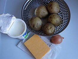 Naechran brambory, suroviny.