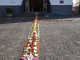 Kvtinov vzdoba ped kostelkem na Madeie, Bo hod, 2019