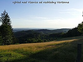 Vhled nad Vizovice od rozhledny Vartovna. Ze Zlna do Vizovic, ervenec 2021