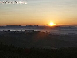 Vchod slunce z Vartovny. Ze Zlna do Vizovic, ervenec 2021