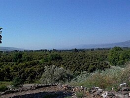 pohled z jinch hradeb na dol Chule - heben zpadnho poho pat Libanonu, na vchod jsou Golany - dnes u ne syrsk