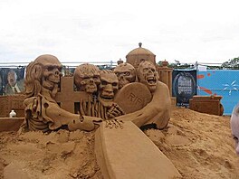 Sand Sculpturing 10