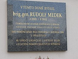 Gen. Medek