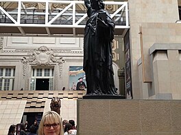 Muse dOrsay, socha Svobody, v poped autorka