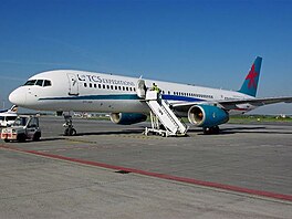 Boeing 757-200ER G-OOBE TCS Expeditions