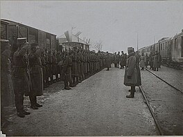Císař Karel I. mluví  k vojákům,.Ukrajina