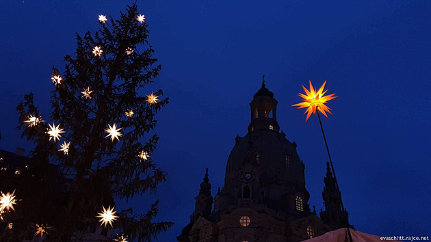 Frauenkirche a Hernnhutské hvzdy, prosinec 2022, Dráany