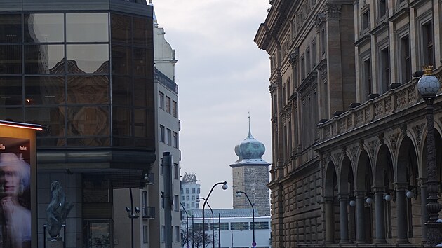 22. 1. 2023, mezi budovami N�rodn�ho divadla je vid�t Tan��c� d�m, M�nes a ��tkovsk� vod. v�