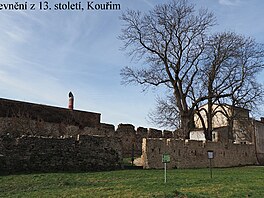 Poutn cesta Blank - p, bezen 2023. Opevnn z 13. stolet, Kouim.