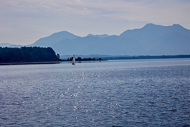 Jezero Chiemsee, Bavorsko, záí 2023