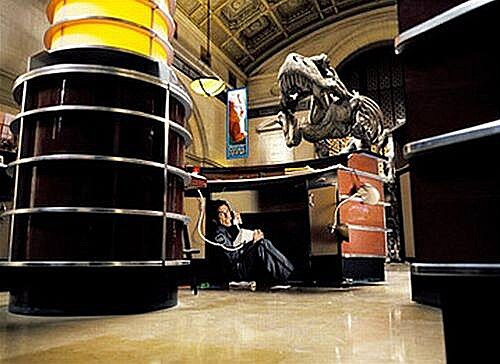 Noc v muzeu - Ben Stiller a T. Rex
