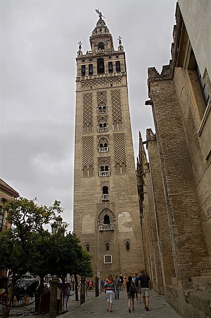 42 Giralda - minaret pestavný na v
