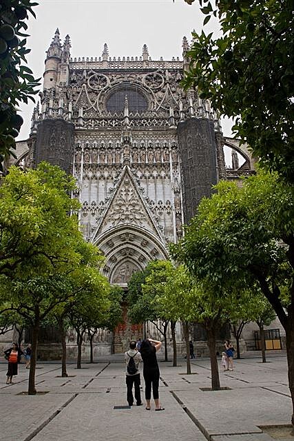 43 Prelí katedrály v Seville