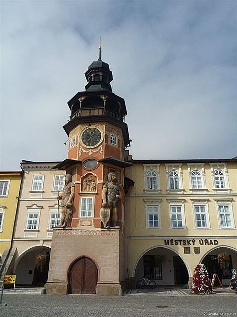 Hostinné - obi na radnici