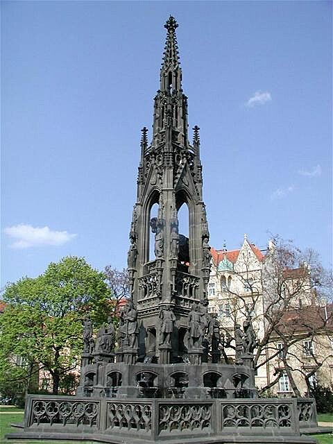 pomník Frantika I. v Praze a