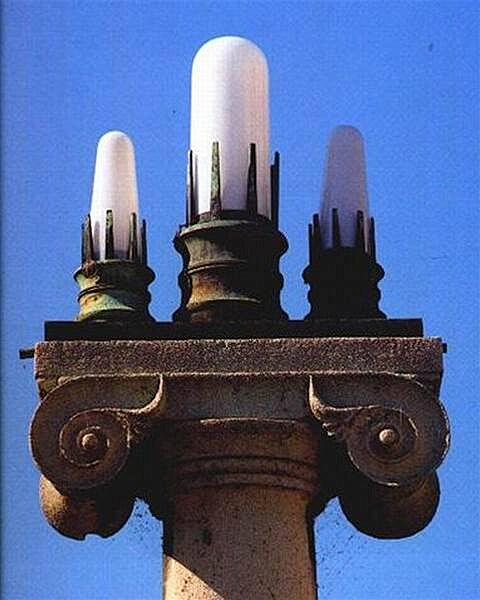 Plenik - lampa na most v Lublani