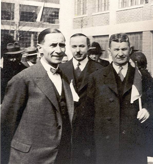 01. editel MUDr.B.Albert, uprosted MUDr.F.Raanský, vpravo T.Baa - 1.máj 1928 