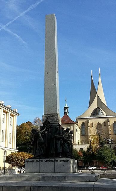 Praha svým vítzným synm (památník s. legioná) 1