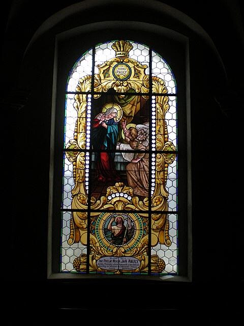 Okno, které daroval Msgre. Pauly kemenickému kostelu