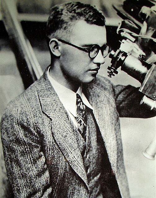 Clyde Tombaugh, 1929