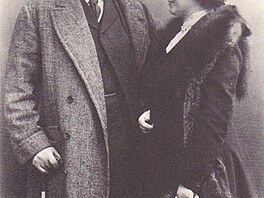 Constance a Percival Lowellovi, 1908 (Pramen: plutovian.wordpress.com)