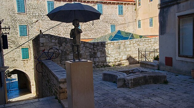 Ten kluk nebyl iv - a Yoda od vrtnm ocasu peel a do vren. ibenik, duben 2024